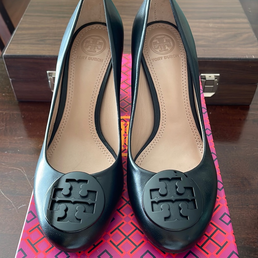 Tory Burch 75mm black logo pumps